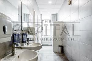 коммерческая по адресу Шевцова Івана, 1