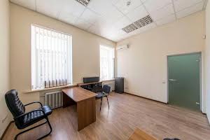 комерційна за адресою Богдана Хмельницького вул., 33/34