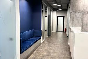 комерційна за адресою Михайла Максимовича вул. (Онуфрія Трутенка), 8
