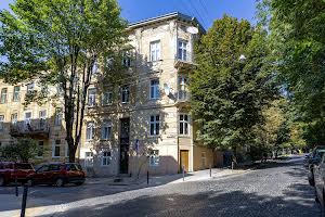 коммерческая по адресу Верхратского ул., 5