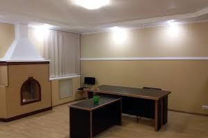 комерційна за адресою Золотоустівська вул., 10/12