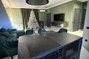 будинок за адресою Центральна вул., 2