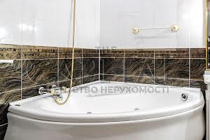 комерційна за адресою Ярославів Вал вул., 14-Г
