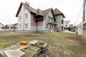 будинок за адресою Центральна вул.