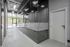 комерційна за адресою Любомира Гузара просп. (Космонавта Комарова), 9б