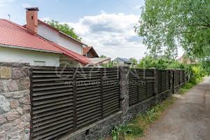 будинок за адресою вул. Лугова, 24