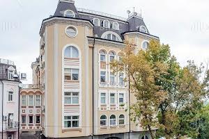 коммерческая по адресу Кияновский пер., 7-А