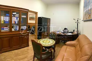 комерційна за адресою Лютеранська вул., 25