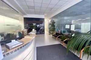 комерційна за адресою Нововокзальна вул., 2-А