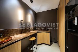 комерційна за адресою Кловський узвіз, 7a