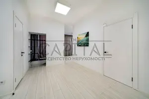 комерційна за адресою Липська вул., 9