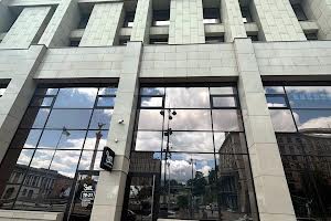комерційна за адресою майдан Незалежності пл., 2