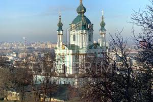 комерційна за адресою Володимирська вул., 4
