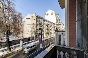 комерційна за адресою Шовковична вул., 21