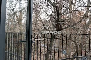 комерційна за адресою Марка Безручка вул., 24