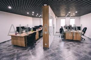 комерційна за адресою Срібнокільська вул., 1