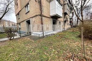 коммерческая по адресу Олександра Копиленка ул., 3