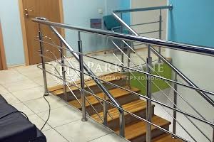 комерційна за адресою Почайнинська вул., 70