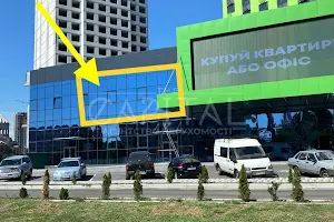 комерційна за адресою Харківське шосе, 210