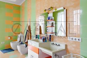 будинок за адресою Богатирська вул., 30