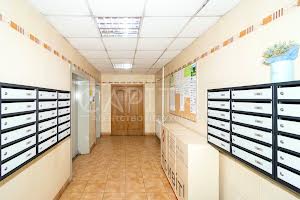 комерційна за адресою Бориса Гмирі вул., 9-В