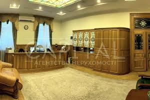 комерційна за адресою Лютеранська вул., 25
