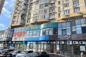 комерційна за адресою Анни Ахматової вул., 30