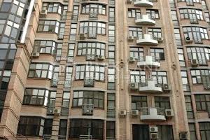 комерційна за адресою Паторжинського вул., 14