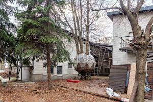 комерційна за адресою Зоологічна вул., 10