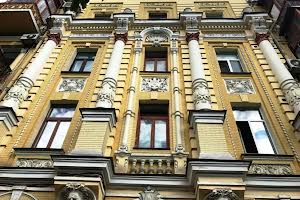 коммерческая по адресу Евгения Чикаленко ул. (Пушкінська), 33-А