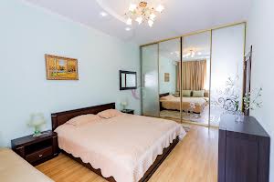 квартира за адресою Коновальця, 32б