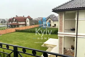 будинок за адресою Золоче Авеню