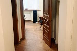 комерційна за адресою Шовковична вул., 21
