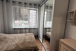 квартира за адресою Бориса Гмирі вул., 12-Б