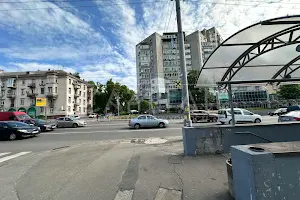 комерційна за адресою Валерія Лобановського просп. (Червонозоряний), 4-А