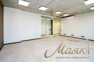 комерційна за адресою Джона Маккейна вул. (Івана Кудрі), 26