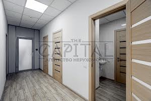 комерційна за адресою Кловський узвіз, 7