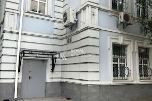 комерційна за адресою Саксаганського вул., 88