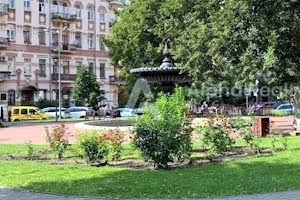 комерційна за адресою Ольгинська вул., 1/2