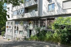 комерційна за адресою Соляна вул., 70