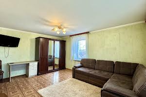 квартира за адресою Рятувальників вул., 4