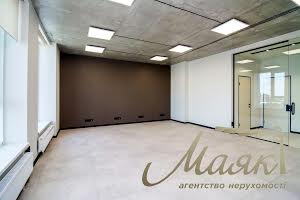 комерційна за адресою Джона Маккейна вул. (Івана Кудрі), 26
