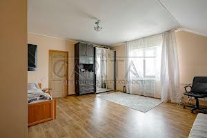 комерційна за адресою Садова вул., 22