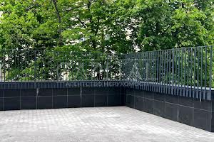 комерційна за адресою Мокра вул. (Кудряшова), 8