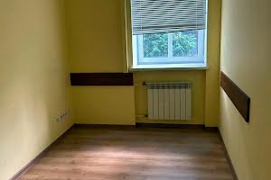 комерційна за адресою Саксаганського вул., 106Б