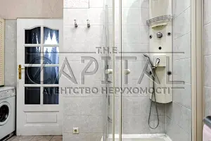 комерційна за адресою Лютеранська вул., 12