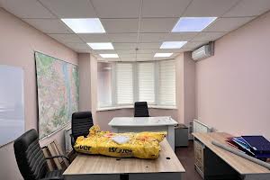 комерційна за адресою Левка Лук'яненка вул. (Маршала Тимошенка), 21к3