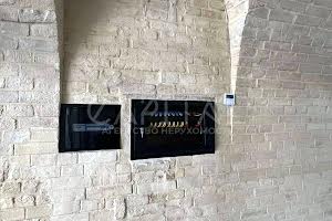 комерційна за адресою Євгена Коновальця вул. (Щорса), 44