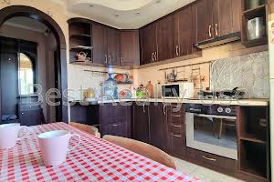 квартира за адресою Богатирська вул., 2А