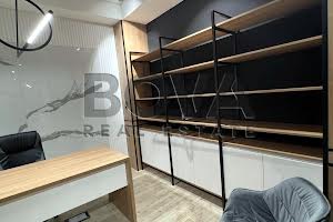 комерційна за адресою Бессарабська пл., 5